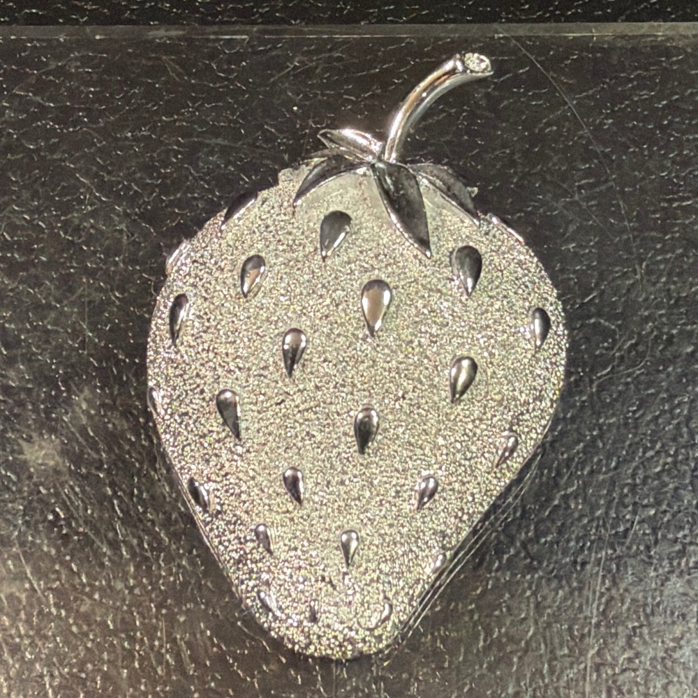 Sarah Coventry Vintage Strawberry Brooch Silver Tone Mid Century Fruit Pin